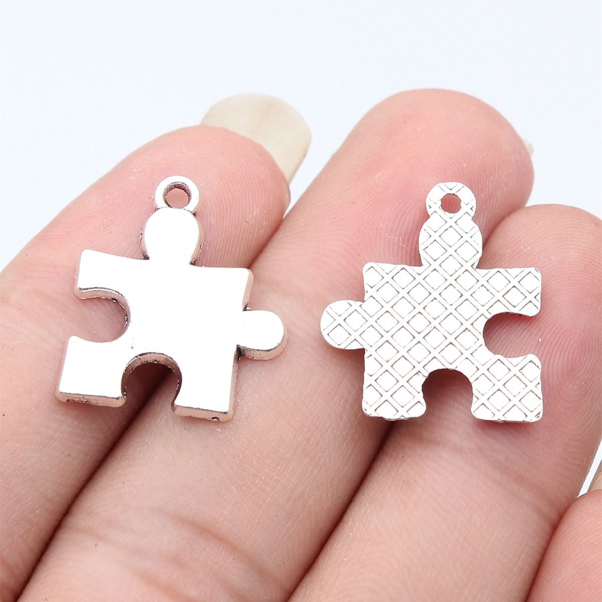 WYSIWYG 10 個 23 × 20 ミリメートル 2  - Jewelry Making Game のレビューと価格